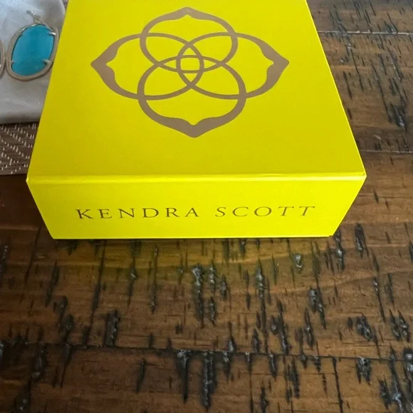 Kendra Scott Elle Gold Drop Earrings in Turquoise - Picture 4 of 6